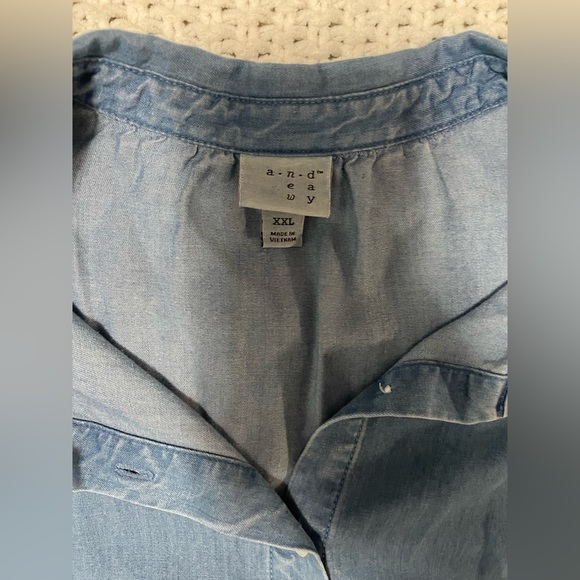 A New Day Sleeveless Chambray Top (size XXL) - Picture 2 of 7
